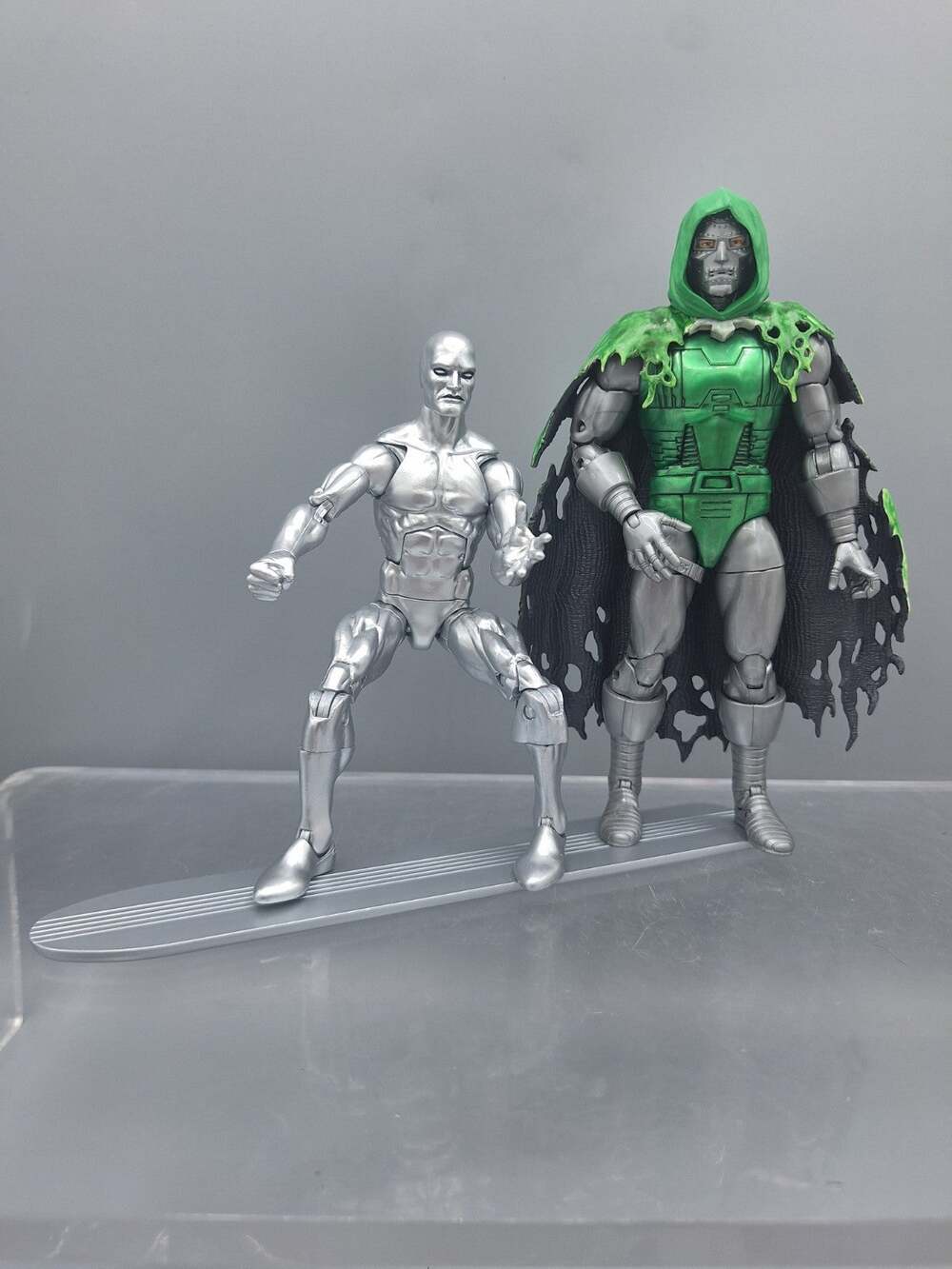 Hasbro~Marvel Legends Series~Fantastic 4~Dr Doom And The Silver Surfer 6" Figure